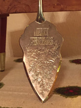 Load image into Gallery viewer, Silver Plated MERRY CHRISTMAS Pie Server - Holiday Party Serving Utensils - Christmas Party - Hostess Gift - Christmas Gift - Pie Trowel