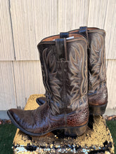 Load image into Gallery viewer, Justin 9201 Vintage Pre-Ban Sea Turtle Cowboy Boots - 8D