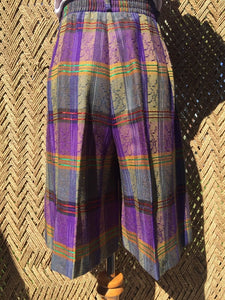 80s Purple Green Plaid Pleated Culotte Shorts - Womens US 2 4 6 - Rayon Poly - High Rise Skorts - Pockets - Long Shorts - Women Plaid Shorts