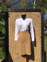 Load image into Gallery viewer, 60s 70s Tan Suede Leather Skirt with Pockets - Womens Medium US 4 6 - CALIFORNIA SPORTSWEAR Co - Zipper Snap Fly - Hippie Boho Western