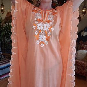 70s Apricot Floral Embroidered Kaftan - Women Medium - Embroidered Tunic Dress - Embroidered Muumuu - Hippie Caftan Dress - Festival Fashion